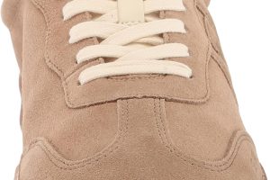 Women’s Tenny Sneaker in Taupe Suede Review